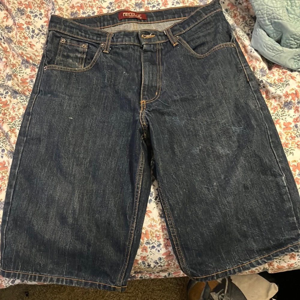 I am selling vintage jhorts from the 90s